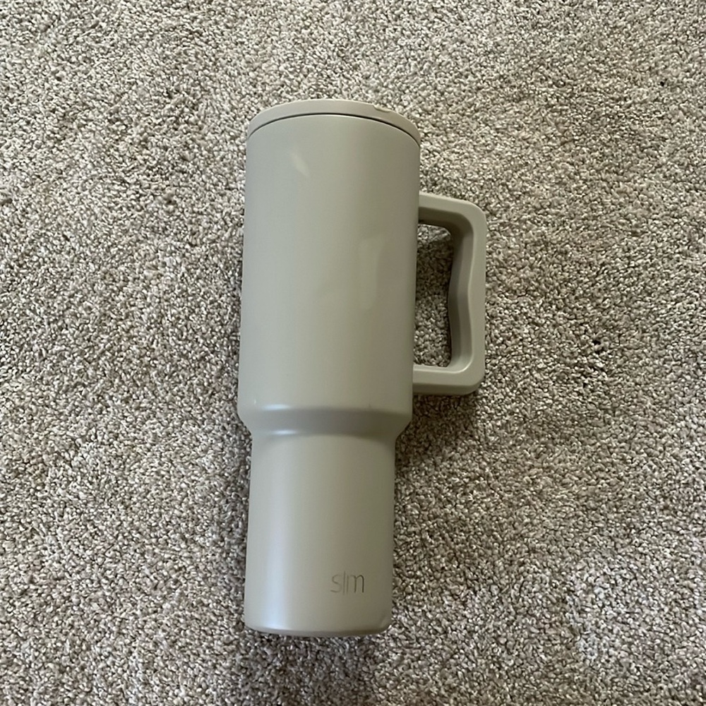Simply modern 40 oz cup.